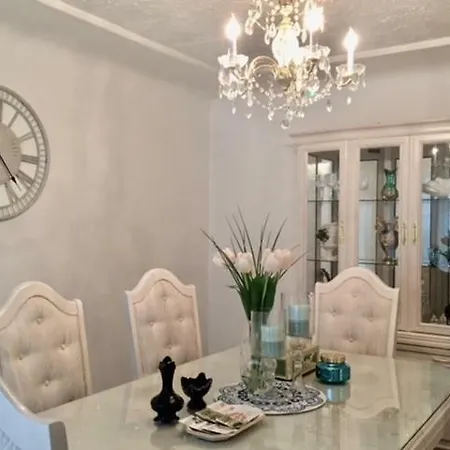 Lee home-2