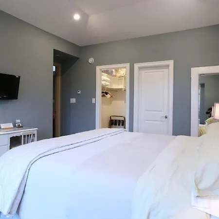 Vancouver Traveller B&B-2