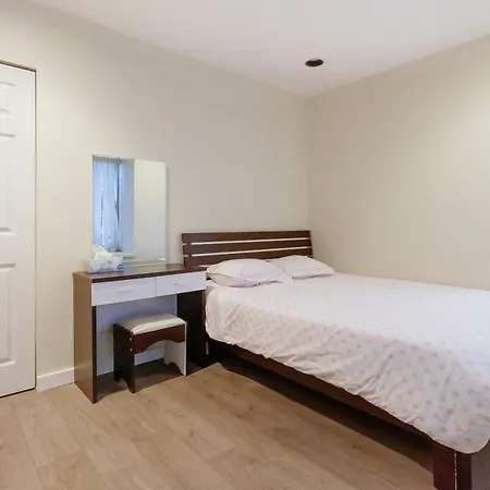 Convenient To Attractions & Close To Airport-2