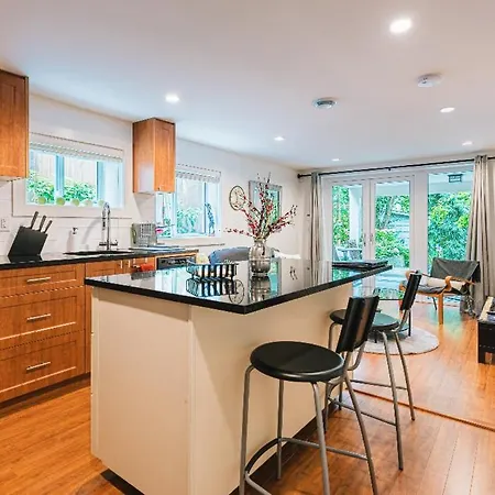 West Side 1Br Dunbar Garden Suite-2