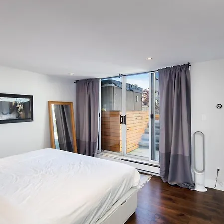 Luxury Penthouse W Outdoor Shower, Views And Parking-2