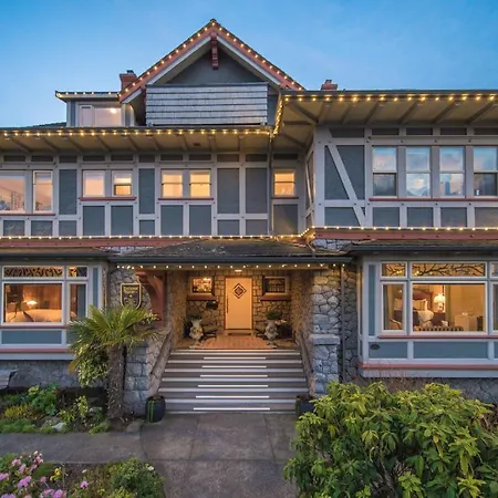 Dashwood Manor Seaside Bed & Breakfast-3
