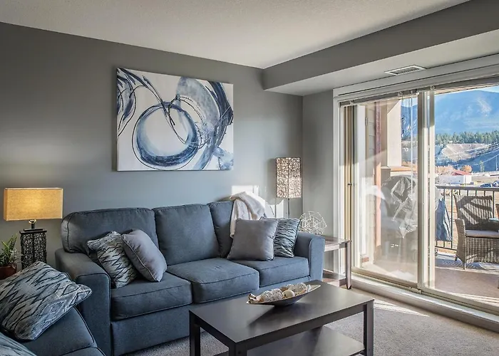 Modern Cozy 2 Bed 2 Bath With Lake And Mountain Views Pool And Hot Tub Invermere