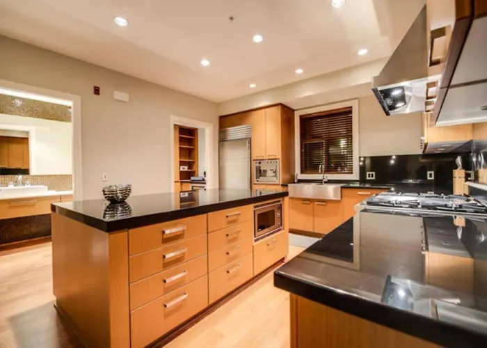 Huisdiervriedelijke West Coast Alpine Contemporary 4 Bedroom Townhome With Private Hot Tub 35 Whistler