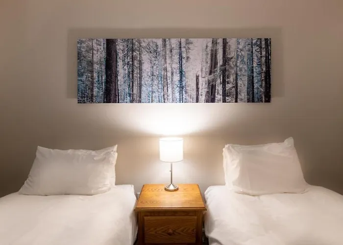 Haustierfreundliches Renovated Ski In Ski Out 2 Bedroom 1 Bedroom Plus Enclosed Loft Whistler