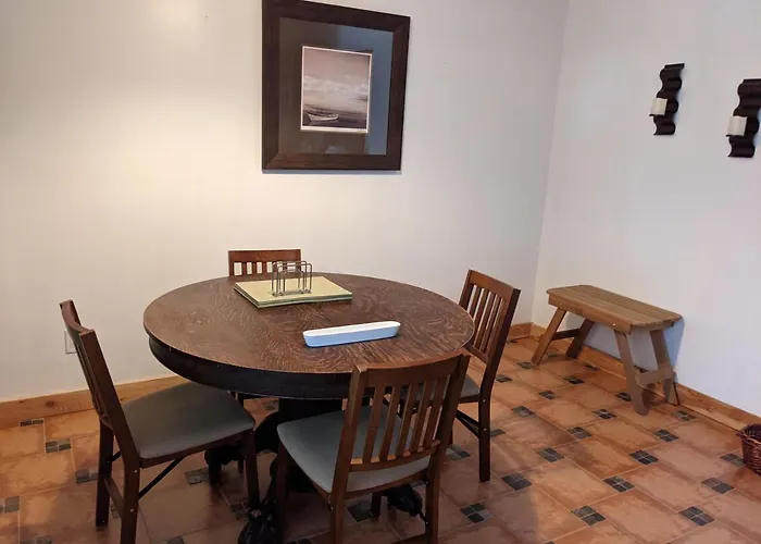 High Rim Vacation Suites Kelowna