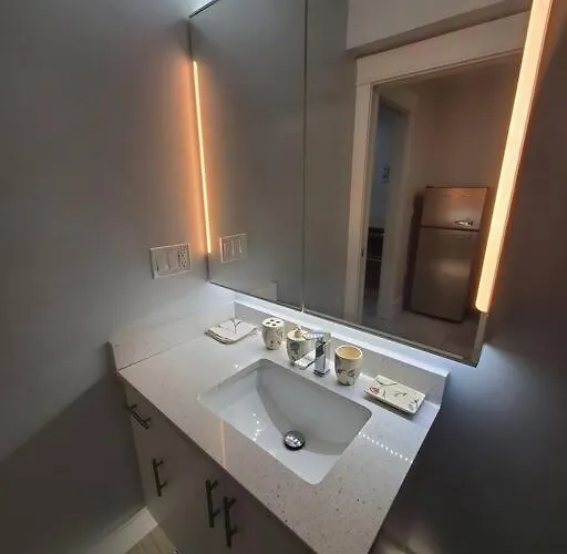 Cozy Guest Suite In Quiet Home With Private Entry Vancouver