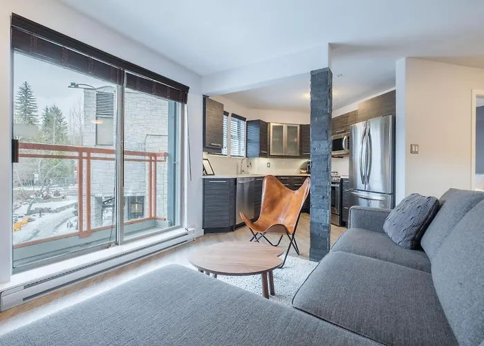 Eagle Lodge By Outpost Whistler