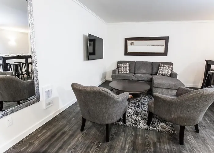 Haustierfreundliches Novlan Suite By Revelstoke Vacations