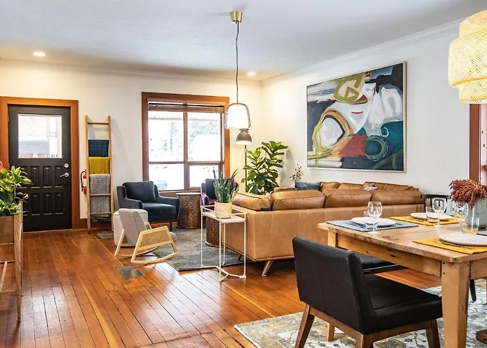 Villa Mackenzie House By Revelstoke Vacations acceptant les animaux