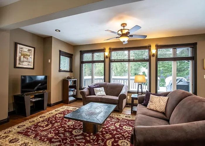 Haustierfreundliches Villa Mountain Gateway By Revelstoke Vacations