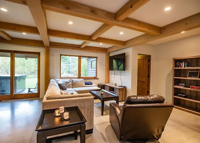 Villa Whyte Mountain Chalet By Revelstoke Vacations