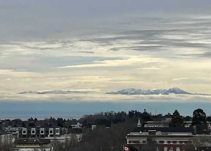 Luxury Downtown 2 Bedroom Suite With Ocean Views Victoria