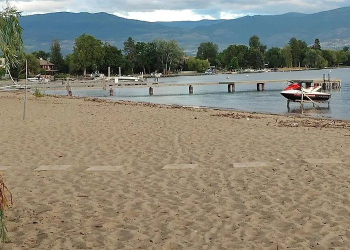 Beds By The Bridge Bed & Breakfast Kelowna