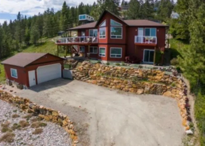 Entire House ,Lake View Cottage ,Sleeps 8 Vernon