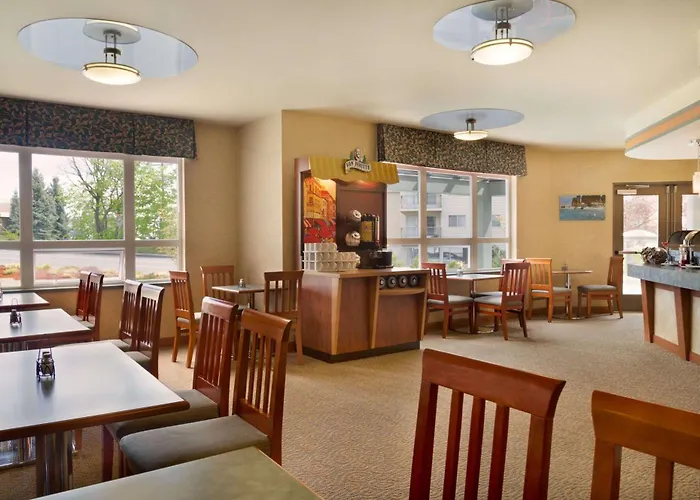 Nanaimo hotels near Harbourfront Walkway