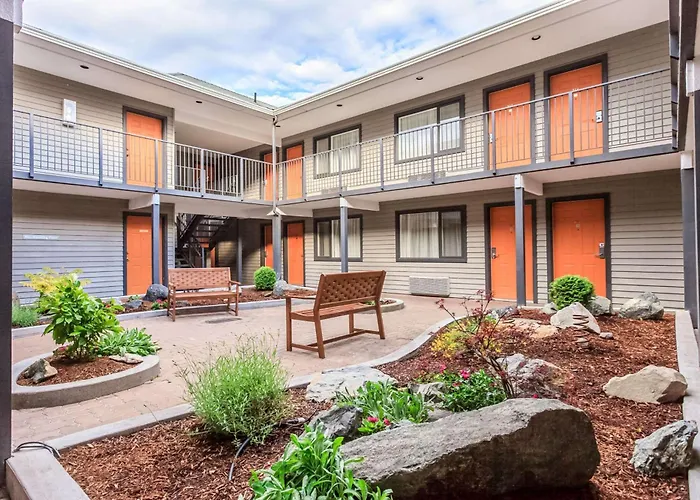 Quality Inn Merritt With Golf Course