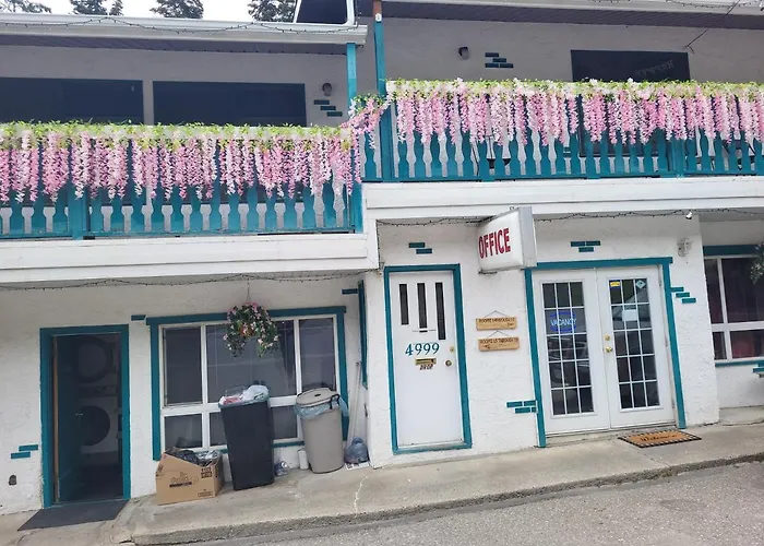 The Orchard Hostel Radium Hot Springs