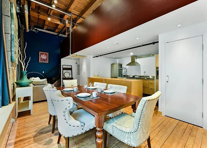 Boutique Stylish 1-Bedroom Loft In Gas Town Vancouver