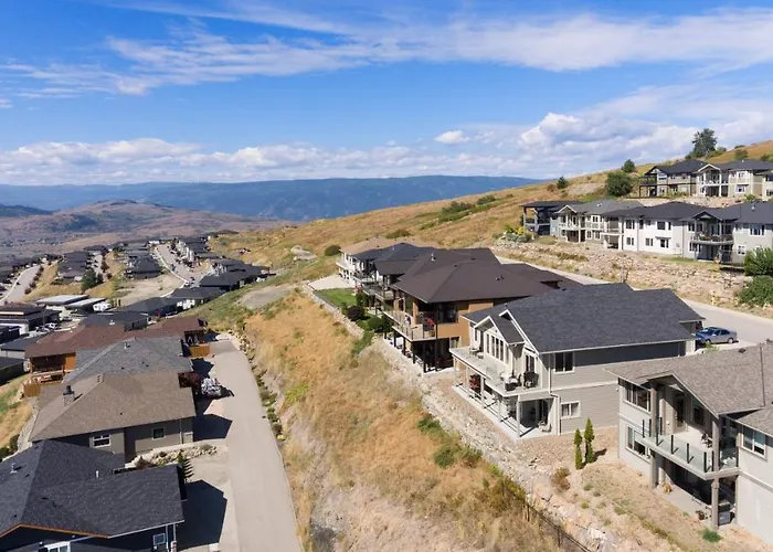 Oh What A View! - Lower Suite Vernon