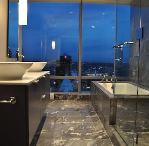 Luxurious Executive Suite & Ocean Views At The Shangri-La Vancouver