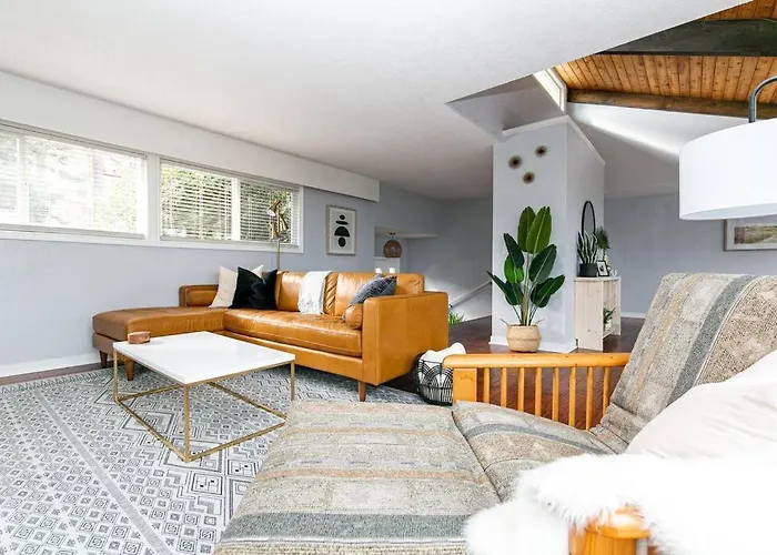 Sunrise Escape - Close To The Beach! Victoria