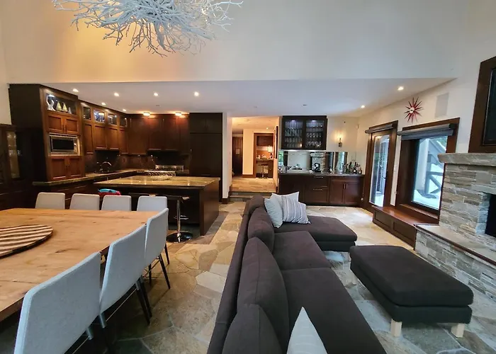 Luxury Ski-In / Ski-Out Home On Blackcomb Whistler