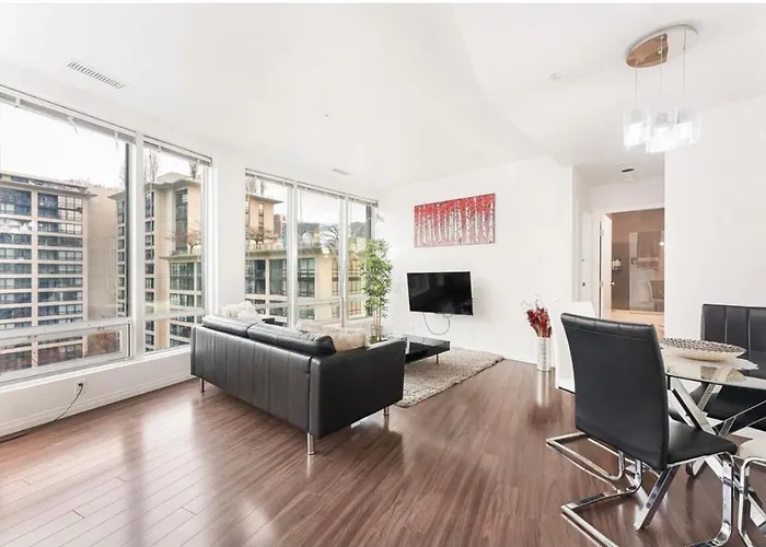 2Bdrm Luxurious Condo In Heart Of Downtown Vancouver