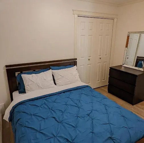 Modern Spacious 1 Bedroom Suite In Desirable Gordon Head Near Mount Douglas Beach Victoria
