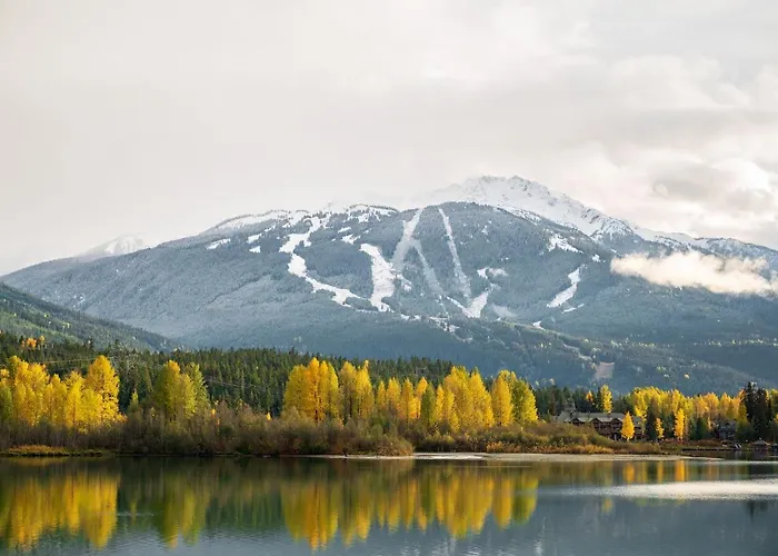 3Br In Blackcomb Greens, Wood Burning Fireplace, Complex Hot Tub, Parking, Mountain Views Whistler