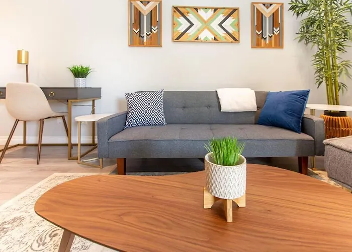 Beautiful & Cozy 1 Bedroom 1 Bath In The Westshore Victoria