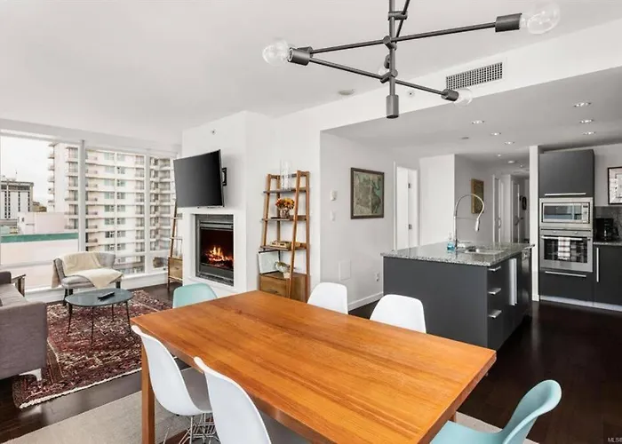 Huisdiervriedelijke Luxury Downtown 2 Bedroom Suite With Ac And Pool Victoria