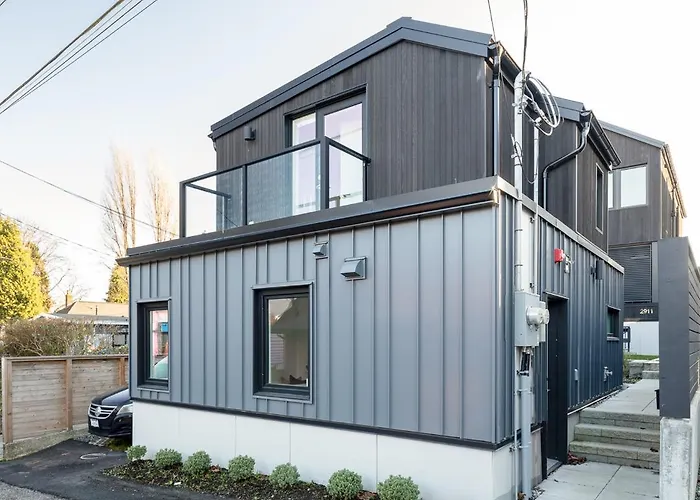 Lovely 2 Bedroom Guest House In East Vancouver