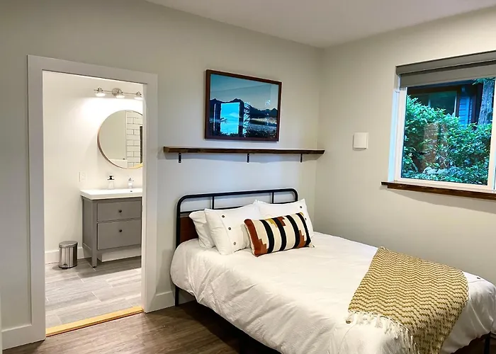 Haustierfreundliches Doug Fir Suite Ucluelet