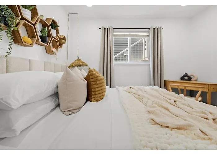 The Coastal I Steps Away From The Ocean I Sleeps 7 Villa White Rock