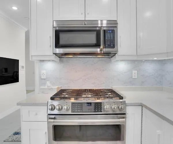 Family-Friendly, 3 Bed House - Private Backyard-Central Location Vancouver