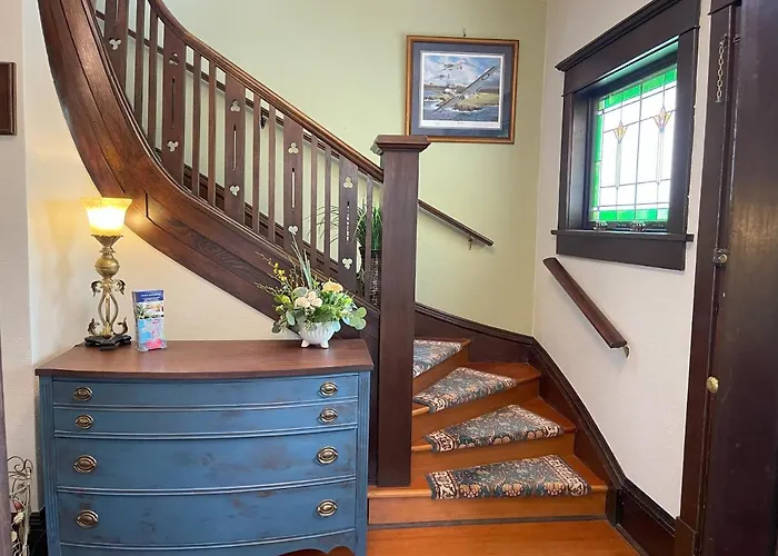 Fisher House Victoria Bed And Breakfast