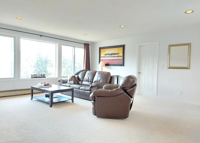 Tranquil Retreat Spacious 2-Bedroom On The 2Nd Floor Kelowna