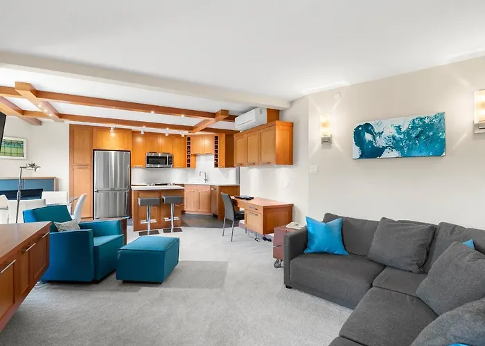 Ski In/Out, Steam Shower, Pool, Hot Tub, Sauna Whistler