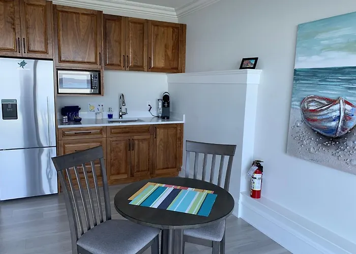 Ocean Front Private Suite Victoria