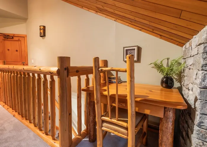 Rainbow Lodge By Outpost Whistler