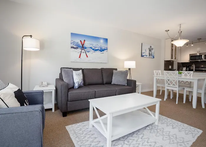 Huisdiervriedelijke 1Br In The Aspens, King Bed, True Ski In, Ski Out, Hot Tubs And Pool, Ski Valet, Private Balcony Whistler
