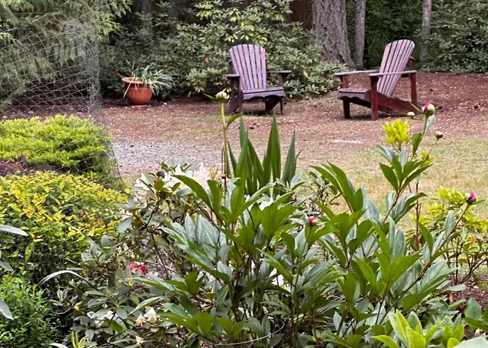 Pet friendly Cedar Song B&B Parksville