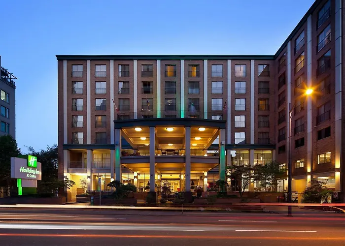 Hotéis perto de Whole Foods Market