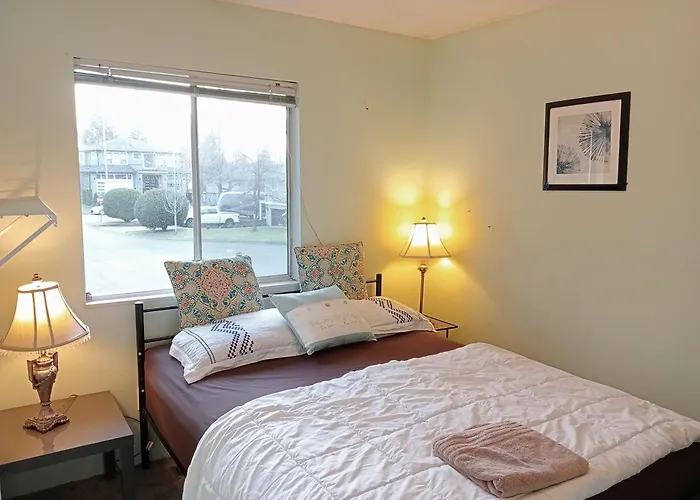 C3 Stylish & Charming Holiday Home - Great Location Surrey