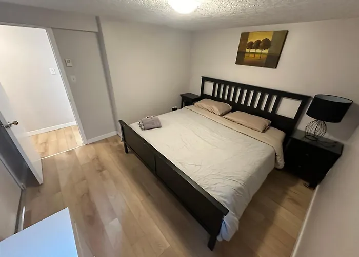 Artistic Apartment Near Downtown Victoria