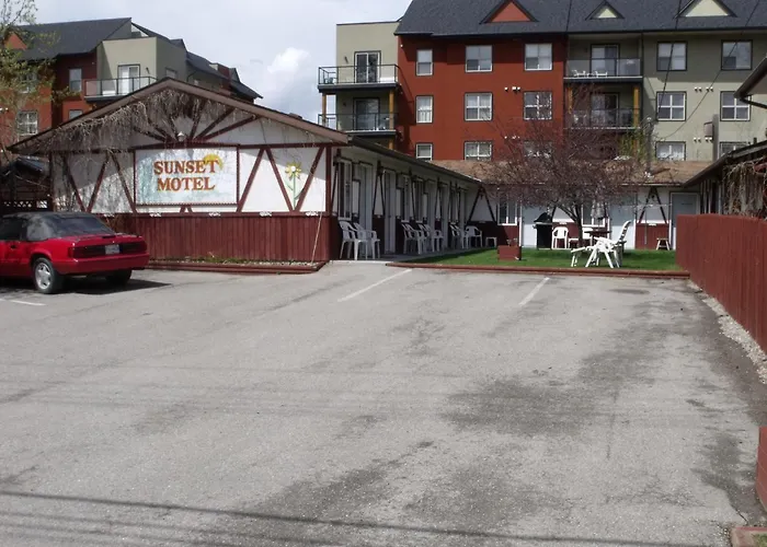 Pet friendly Sunset Motel Radium Hot Springs