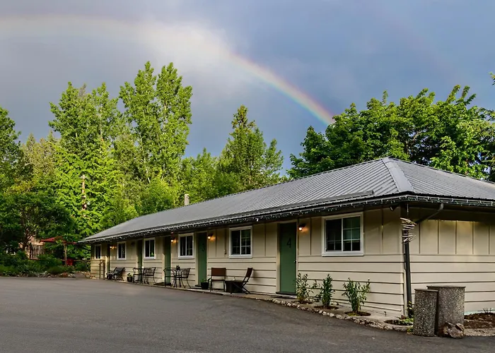 Barefoot Villas And Retreat Christina Lake