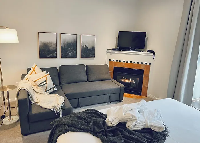 Alpenglow Lodge By Elevate Vacations Whistler