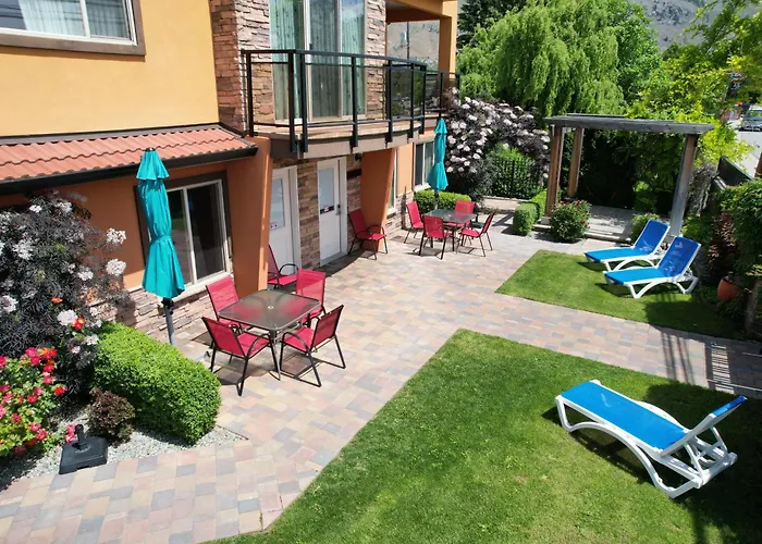 Sahara Courtyard Inn & Suites Osoyoos